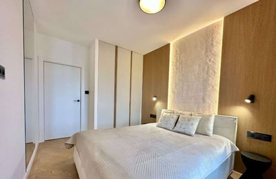 Alquiler de un elegante apartamento amueblado de 3 habitaciones, 60 m², Varsovia, Polonia